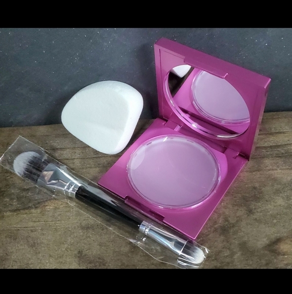 Mally Evercolor Poreless Face Defender with sponge and brush - Picture 1 of 4